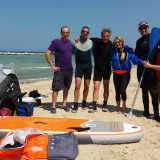 Approfittando di un sabato senza maestrale, raggiungiamo gli sportivi dello �Sup� a Pane e Pomodoro: si tratta di un gruppo di sei persone che incontriamo mentre si stanno preparando ad entrare in acqua 